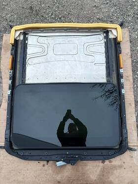 08224802 Bmw 00-06 E46 325i 330i Sedan Sunroof Sliding Assembly Glass Oem