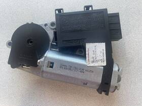 67618377939 Bmw 2000-2006 X5 E53 Sun Roof Motor Oem Part