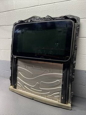 7161974 Bmw 2007 2008 - 2013 335i 328i E92 Sunroof Moonroof Without Motor Glass Oem 7161974 Bmw 2007 2008 - 2013 335i 328i E92 Sunroof Moonroof Without Motor Glass Oem