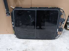 Cadillac 288.gm6125 Complete Roof Glass Assembly For 2025 Xt6 3142238