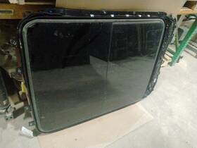 288.gm6524 Cadillac Roof Glass For 2024 Escalade Esv 2946146