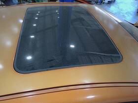 20760396 Chevrolet 2005-2010 Chevy Cobalt Coupe Sunroof Glass Assembly With Frame And Motor Oem