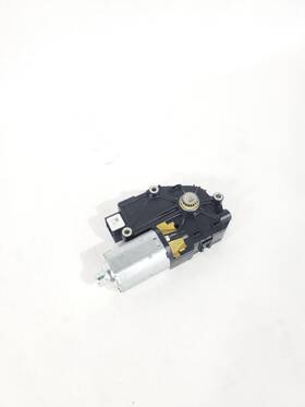 Chevrolet 2355788 Used Sunroof Motor Fits 2015 Traverse Grade A