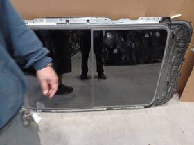 288.gm8726 Chevrolet Roof Glass For 2026 Equinox 3092052
