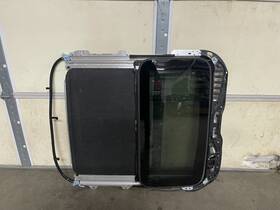 70000-thr-a110-m1 Factory/oem 2018-2021 Honda Odyssey Touring Sunroof Glass Frame And Track Assembly 70000-thra