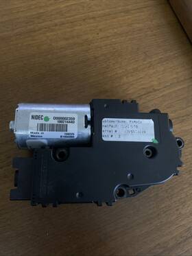 Ford 832313110875 Gd9z15790a Sunshade Motor Assembly 2017-2020 Continental