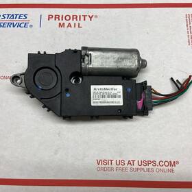 871696715-01 Ford Lincoln Town Car Power Sunroof Sun Roof Motor # Arm