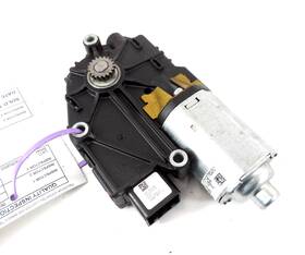 Srm-999842 Ford 2011-2014 Edge Sun Roof Shade Motor Oem
