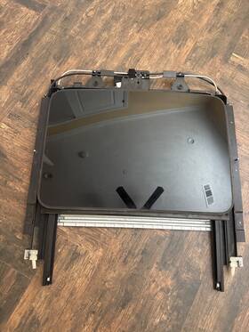 84018402 General Motors 2016 - 2023 Chevrolet Camaro Ss Sunroof Assembly And Housing
