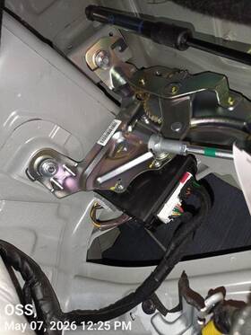Genesis 640.gn1s18 G90 2018 Lid Motor Pull Down 11618182