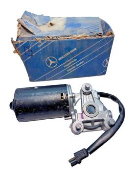 0018201842 Genuine Mercedes 0390251699 Nos Sunroof Motor Mercedes-benz W123 C123 W126 C126 C8-13