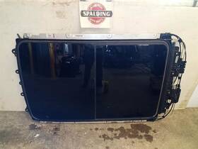 288.gm8l24 Gm Sunroof Sun Roof Glass Tracks Motor Assembly From 2024 Chevy Equinox 10250178