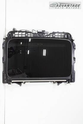 84676076 Gm 2020-2023 Gmc Acadia Upper Sliding Sunroof Moonroof Window Glass With Shade Oem