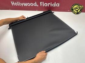 T4a13174 Jaguar / Land Rover 2017-2023 F-pace Lr Velar Panoramic Sun Roof Shade Roller Blind Black Oem T4a13174 Jaguar / Land Rover 2017-2023 F-pace Lr Velar Panoramic Sun Roof Shade Roller Blind Black Oem
