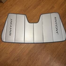 Jaguar Uj210765 2960475.1.41.9 Oem Xe Uv Sunshade Dashboard Genuine Excellent Condition