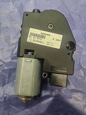 6113571 Jeep 2015-2020 Renegade Sunroof Opener Motor - Oem