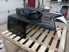 152-10145b Jeep/plymouth Truck Roof Hard Top 4 Door Unlimited Painted Rear Panel Fits 18-24 Wrangler 3119130