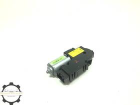 1999-1070426 Kia 2021-2024 Sorento Sunroof Moonroof Sunshade Blind Motor Oem