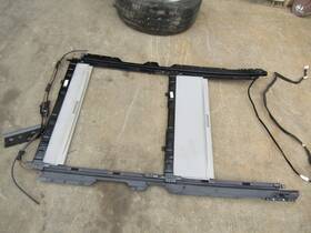 81646-3w000ed Kia 2011 2012 Sportage Panoramic Sunroof Sun Moon Roof Frame Track Assembly Oem 81646-3w000ed Kia 2011 2012 Sportage Panoramic Sunroof Sun Moon Roof Frame Track Assembly Oem