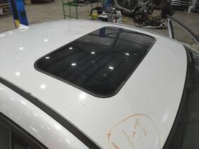 Bbm669810b Mazda Bhp269870 2014-2018 3 Sunroof Glass Assembly With Frame And Motor Oem Bbm669810b Mazda Bhp269870 2014-2018 3 Sunroof Glass Assembly With Frame And Motor Oem
