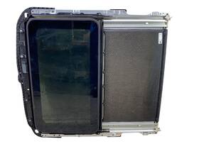 1677800400 Mercedes-benz 2020-2021 Gle350 V167 Sunroof Glass Window With Track Frame And Shade