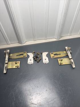 Mercedes Benz A1267820512 W123 C123 Rh Lh Sunroof Rail Bracket Set 300 D Cd Td / Oem