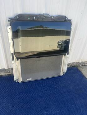 A16678008001c56 Mercedes-benz 2017 - 2019 Gle 350 X166 Sun Roof Frame With Glass Oem Beige
