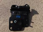 N3kp8 Ford Mustang Convertible Top Bow Clamp Latch Receptacle Rh Passengers