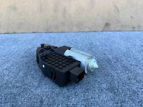 1999-1070449 Oem Infiniti Qx30 2017-2019 Sunroof Moonroof Shade Opening Motor Assembly
