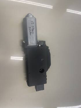 2101015977 Oem 13 14 15 Nissan Sentra Sun Roof Sunroof Window Motor 1084a S 2101015977 Oem 13 14 15 Nissan Sentra Sun Roof Sunroof Window Motor 1084a S