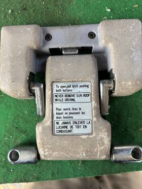63271-89102 Oem 84-04 Toyota Pickup / Tacoma Sunroof Latch Grey Sr5 84-89 4runner