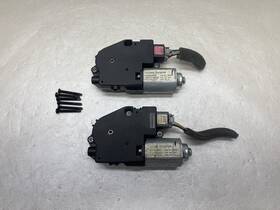 T20140107017 Oem 2013-2017 Hyundai Veloster Sunroof Sunshade Blind Motor Set Of 2 With Bolts
