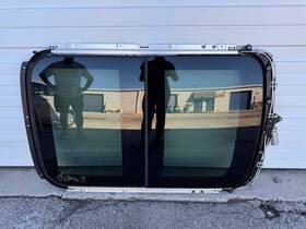 Clubmanr55 Original Factory Genuine 7355233/735 Mini Panoramic Sunroof Overhead Glass Electric Moving Roof Panel Oem Clubmanr55 Original Factory Genuine 7355233/735 Mini Panoramic Sunroof Overhead Glass Electric Moving Roof Panel Oem