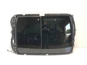 1735778 Porsche 2015-2018 Macan Gts Panoramic Sunroof Moonroof Window Glass Asse Oem