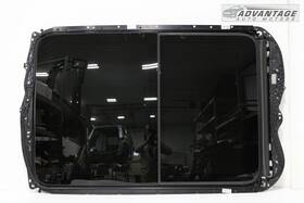 1735779 Porsche 2015-2018 Macan Panoramic Sunroof Moonroof Window Glass And Motors Oem