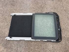 7716049 Subaru 19-24 Forester Overhead Sunroof Window Glass With Motor And Shade Oem