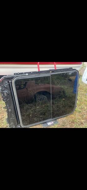 84810475 Suburban 2022 Chevy Panoramic Sunroof Assembly With Glass Track Sunshade