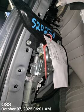 Toyota 640.to1q13 Sienna 2013 Lid Motor Pull Down 6274300