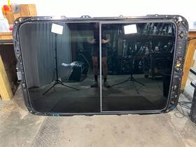 11119 Volkswagen 2018-2023 Tiguan Panoramic Complete Sunroof Sun Roof With Frame / Motor