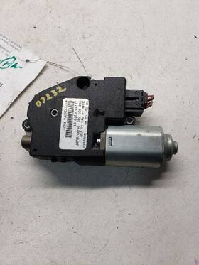 Volkswagen 628.vw1l12 Jetta 2012 Roof Motor 1464116