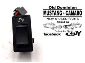 1362880 Volvo 1988 240 740 760 780 Sunroof Switch 1362880 Volvo 1988 240 740 760 780 Sunroof Switch