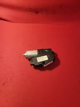 86638814 Volvo 2004 S40 Power Sun Roof Motor Unit 86638814 Volvo 2004 S40 Power Sun Roof Motor Unit