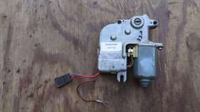 3503100 Volvo / Bosch 740 745 760 940 960 Sedan And Wagon Sunroof Motor Oem