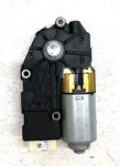 2013 - 2016 Mercedes GL550 X166 Panoramic Sunroof Glass Motor 1668200108 Oem. Fixed Price $51.00.