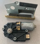 Infiniti FX35 Sunroof Power Motor Unit 40503-0715443 Used Oem. Fixed Price $55.00.